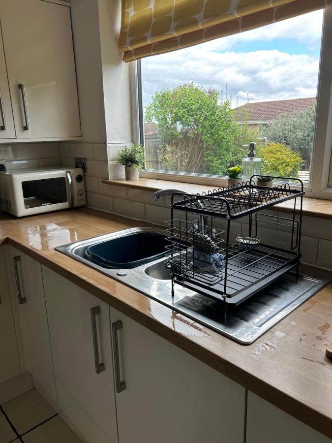 4-Bedroom Home Near Ema, Sleeps 6 Castle Donington Bagian luar foto
