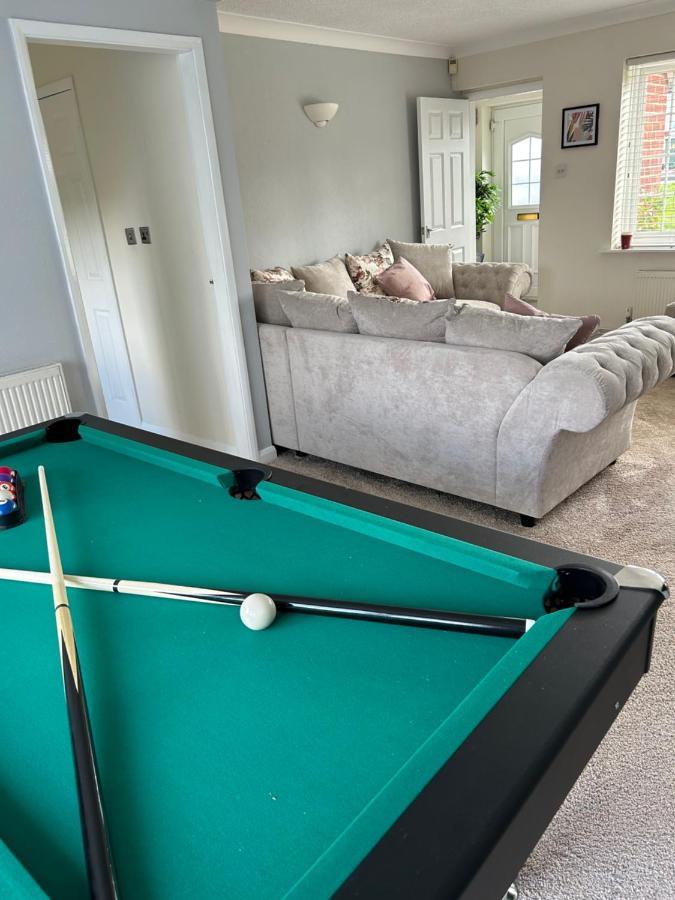 4-Bedroom Home Near Ema, Sleeps 6 Castle Donington Bagian luar foto