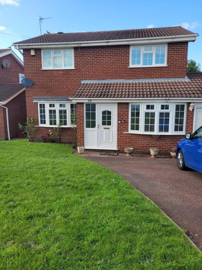 4-Bedroom Home Near Ema, Sleeps 6 Castle Donington Bagian luar foto